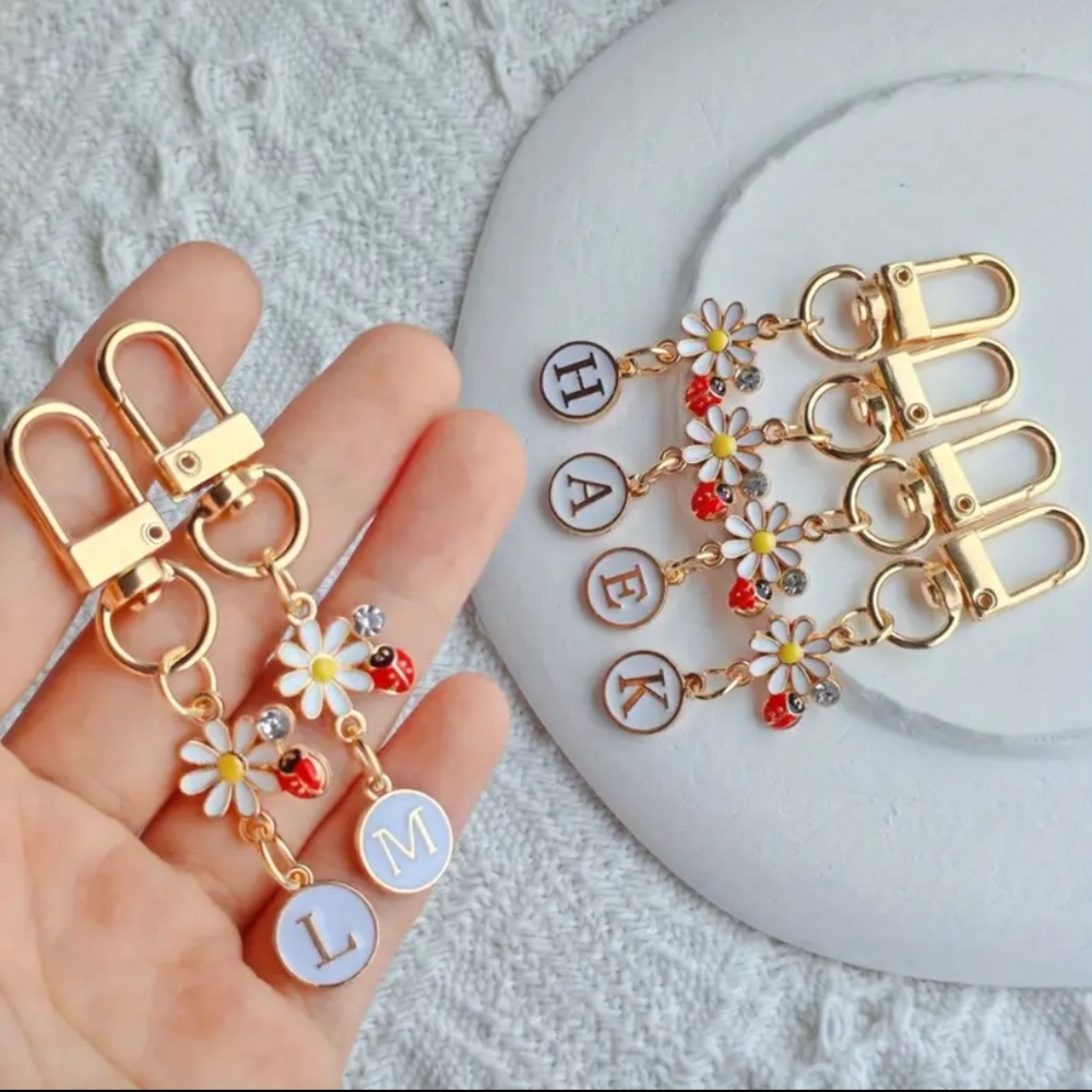Initial Gold Keychain with floral accent and ladybug - Picture 3 of 3